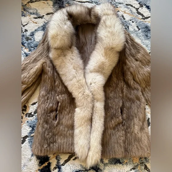 Brown stripped mink fur jacket coat with blue Fox trim - Picture 13 of 16